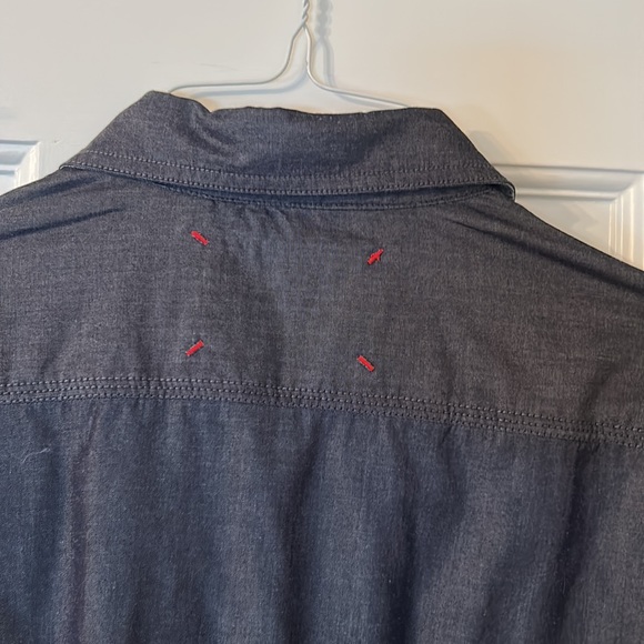 Robert Graham Tailored fit 3X Blue Chambray with Floral front - Picture 10 of 14